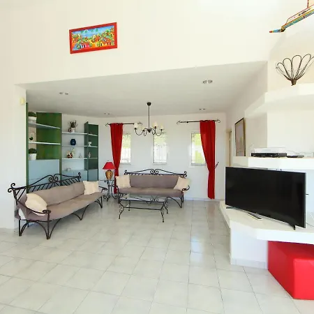 La Buissoniere Villa